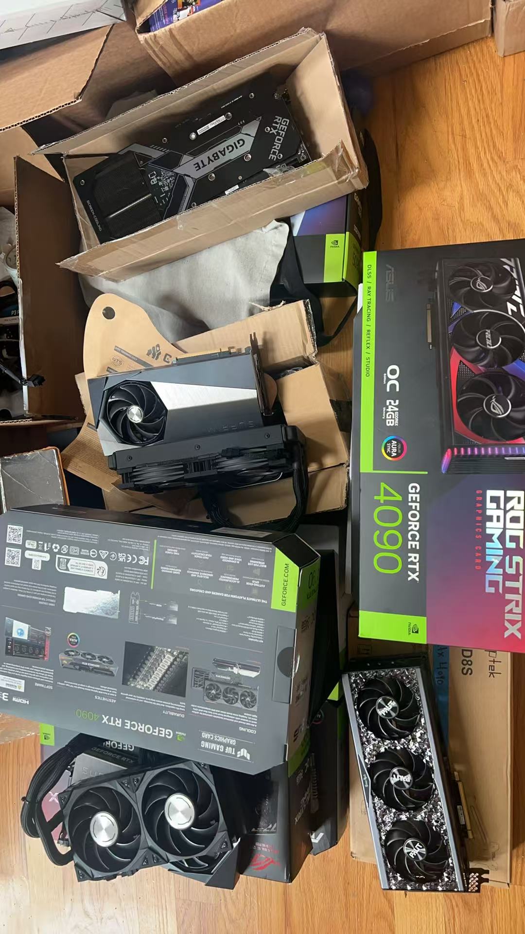 ROG 4090 GPUs